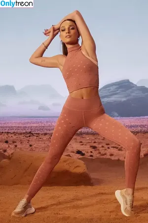 Maddie Ziegler / maddieziegler nude photo #0484