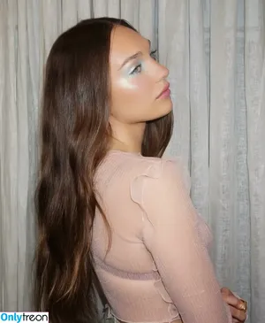 Maddie Ziegler / maddieziegler nude photo #0588