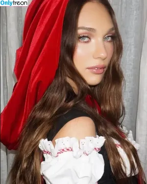 Maddie Ziegler / maddieziegler nude photo #0624