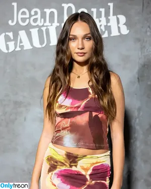 Maddie Ziegler / maddieziegler nude photo #0634