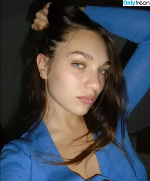 Maddie Ziegler / maddieziegler nude photo #0644