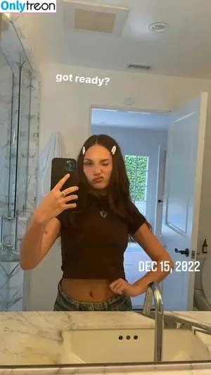 Maddie Ziegler / maddieziegler nude photo #0673