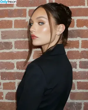 Maddie Ziegler / maddieziegler nude photo #0714