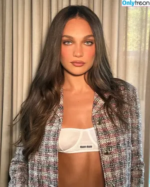 Maddie Ziegler / maddieziegler nude photo #0818