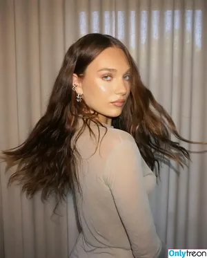 Maddie Ziegler / maddieziegler nude photo #0842