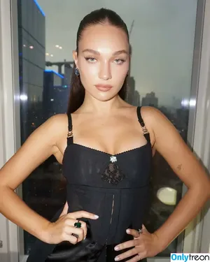 Maddie Ziegler / maddieziegler nude photo #0939