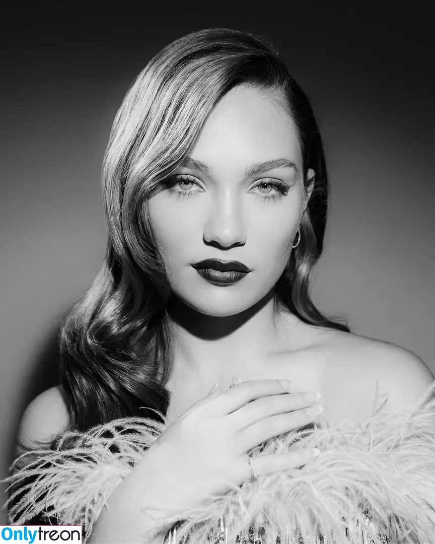 Maddie Ziegler nude photo #0166 (maddieziegler)