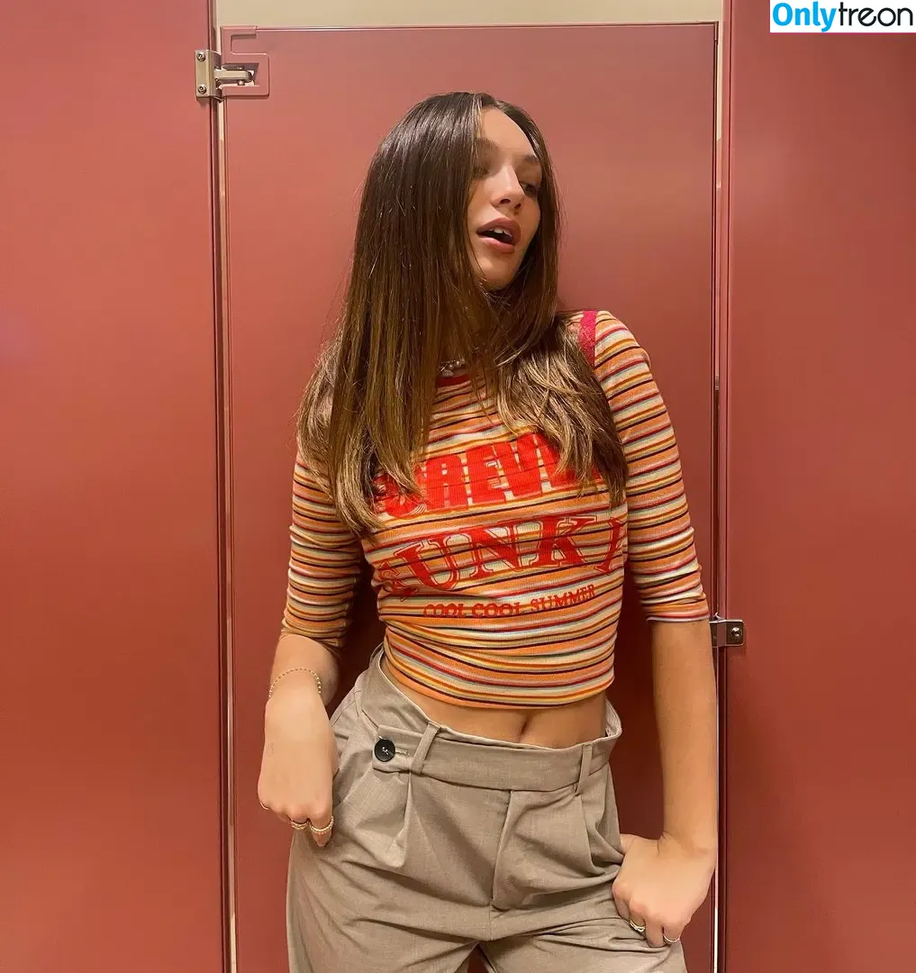 Maddie Ziegler nude photo #0198 (maddieziegler)