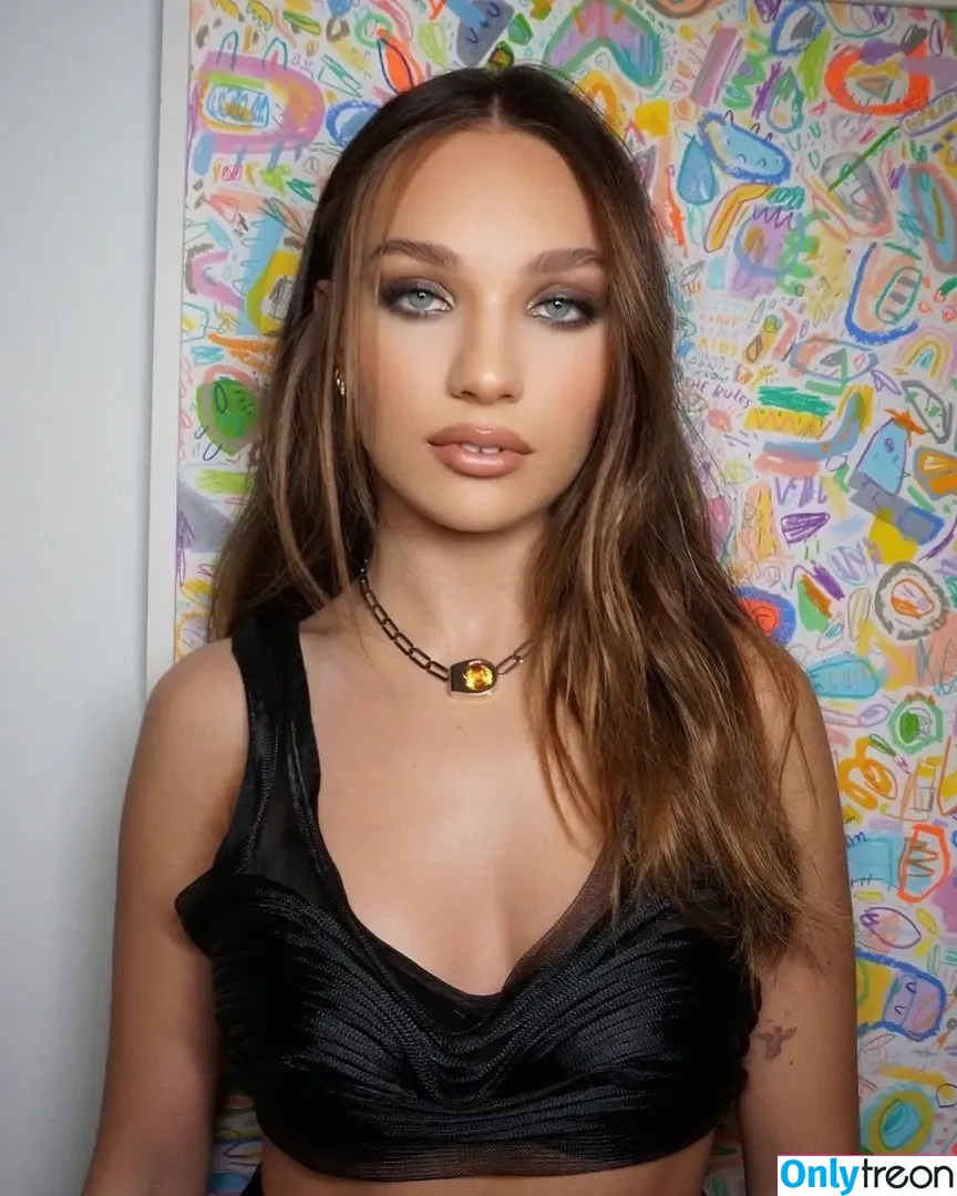 Maddie Ziegler nude photo #0202 (maddieziegler)