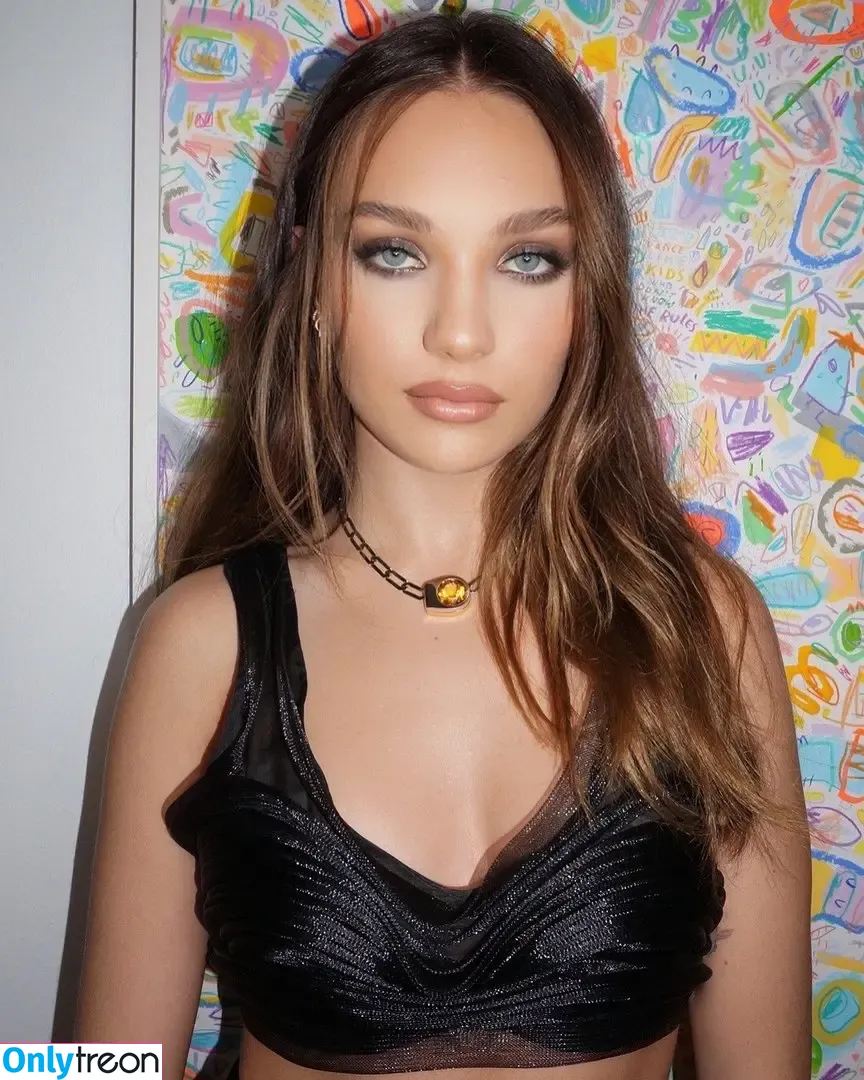 Maddie Ziegler nude photo #0203 (maddieziegler)