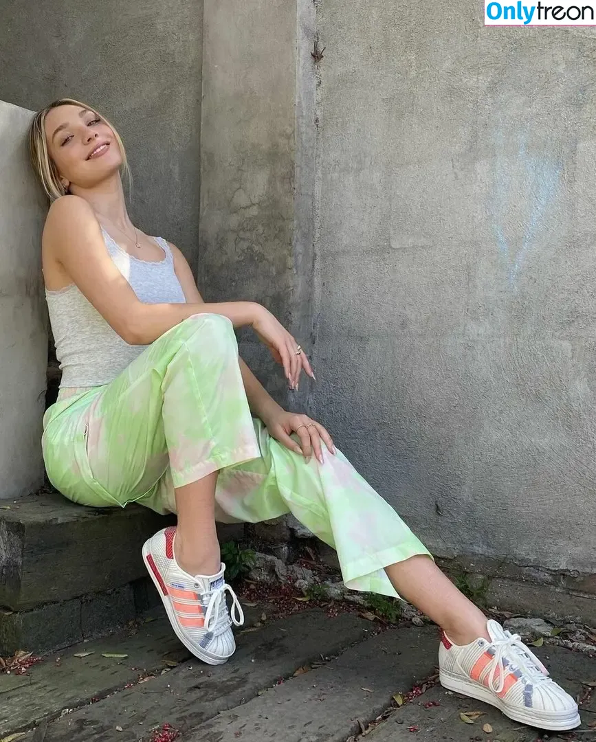 Maddie Ziegler nude photo #0220 (maddieziegler)