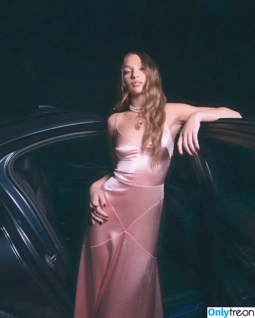 Maddie Ziegler nude photo #0323 (maddieziegler)
