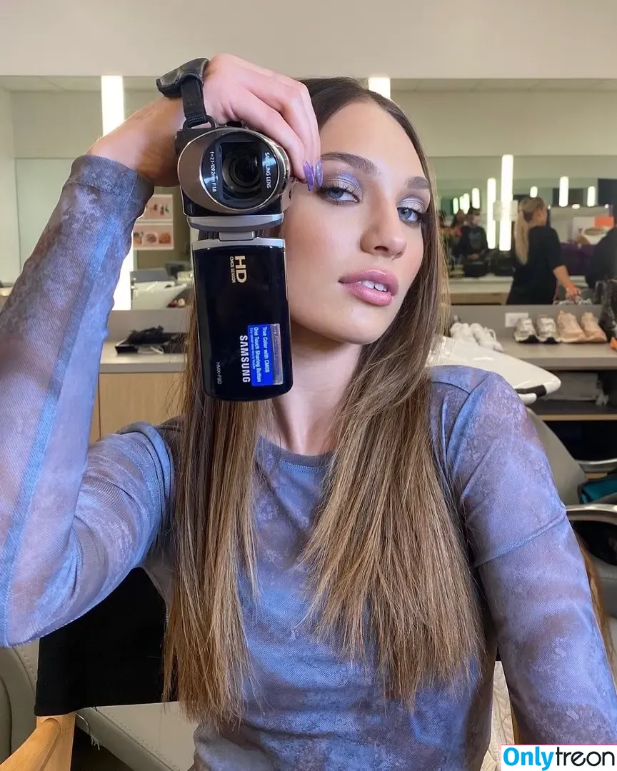 Maddie Ziegler nude photo #0375 (maddieziegler)