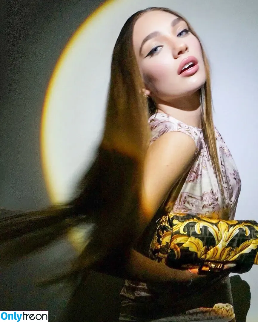 Maddie Ziegler nude photo #0419 (maddieziegler)