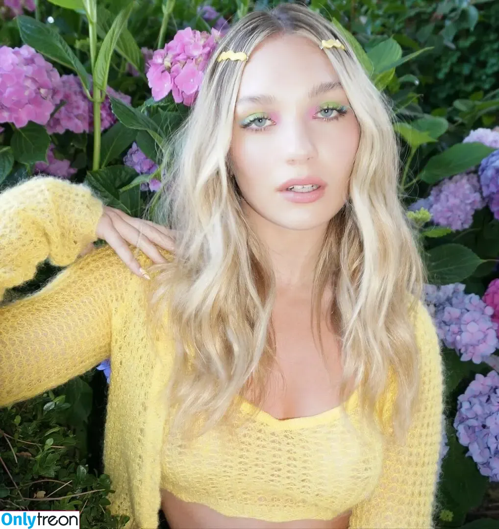 Maddie Ziegler nude photo #0434 (maddieziegler)