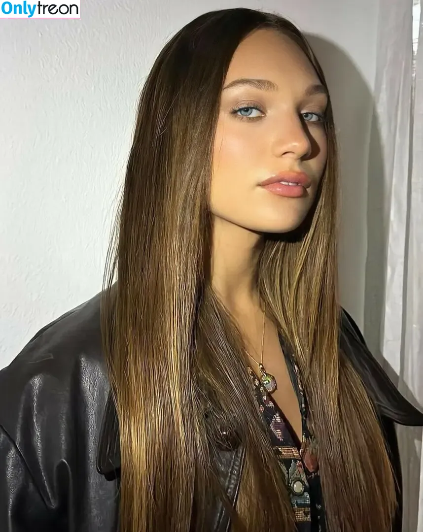 Maddie Ziegler nude photo #0570 (maddieziegler)