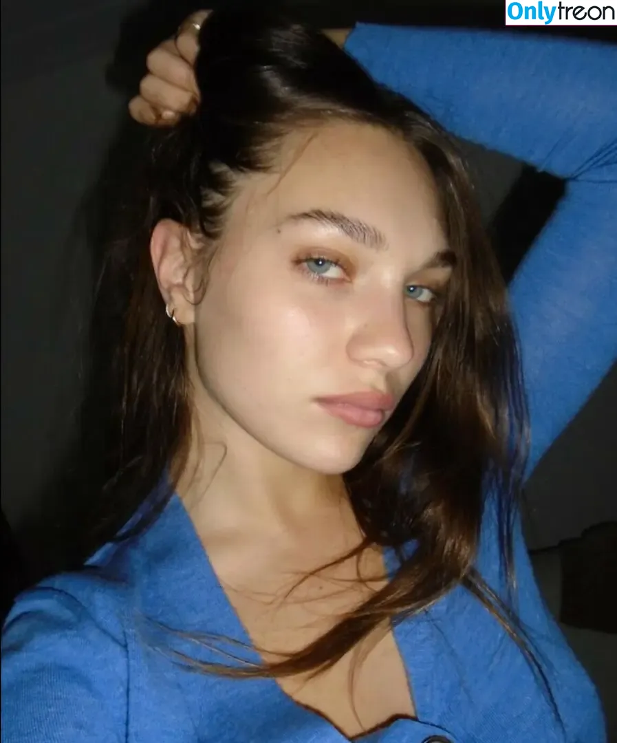 Maddie Ziegler nude photo #0644 (maddieziegler)