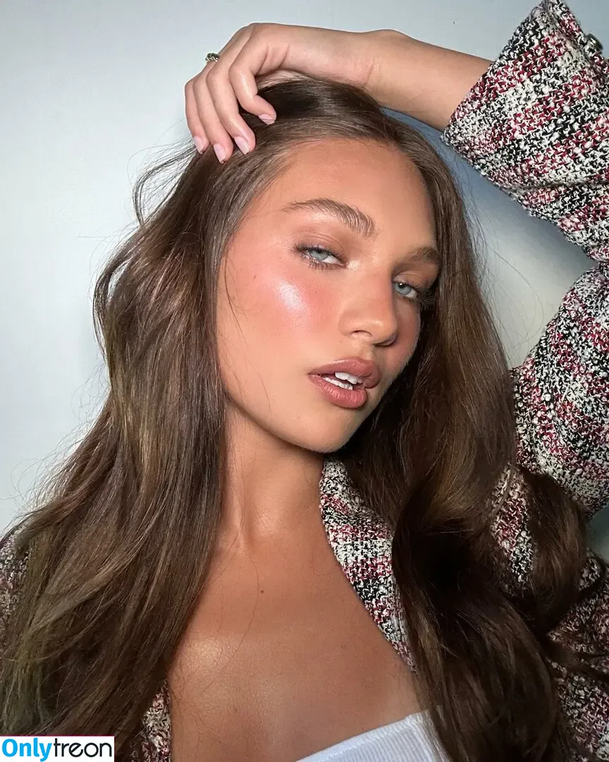 Maddie Ziegler nude photo #0815 (maddieziegler)