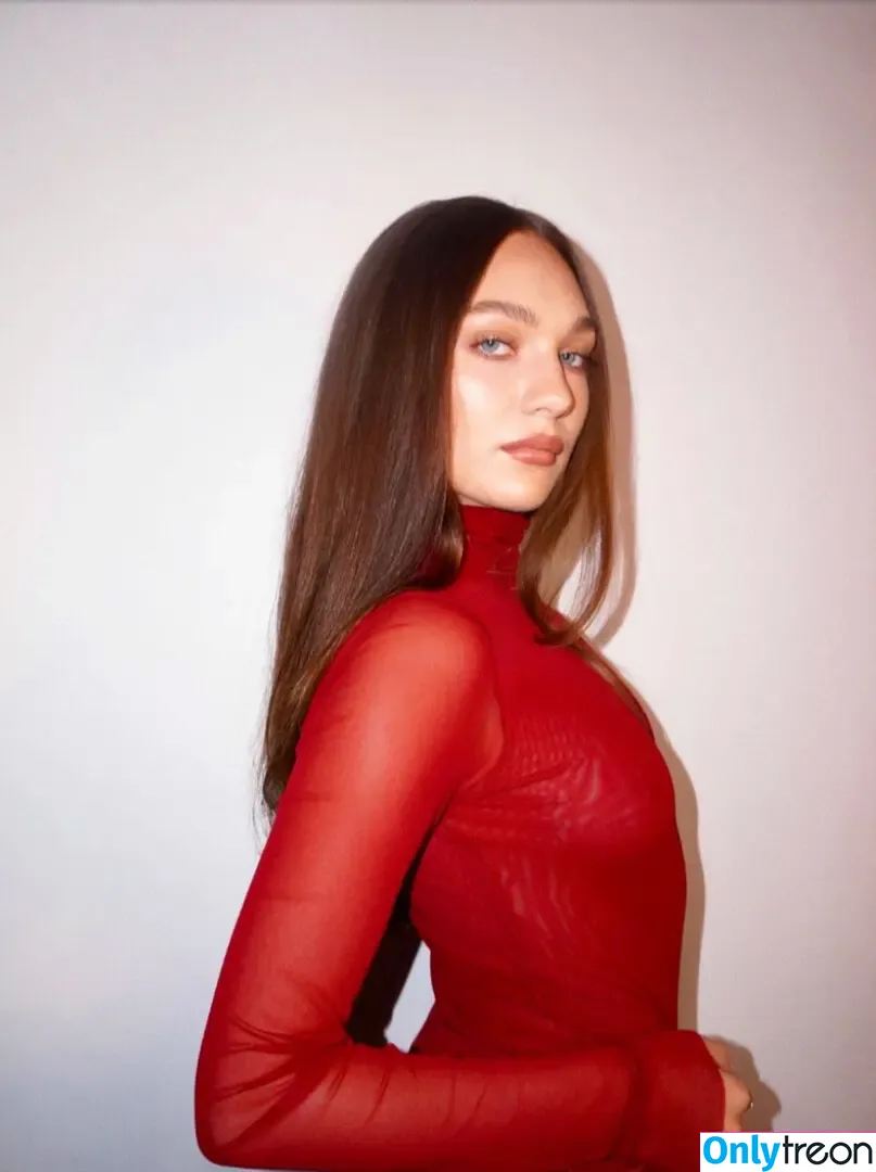 Maddie Ziegler nude photo #0928 (maddieziegler)