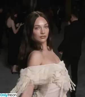 Maddie Ziegler / maddieziegler nude photo #1198
