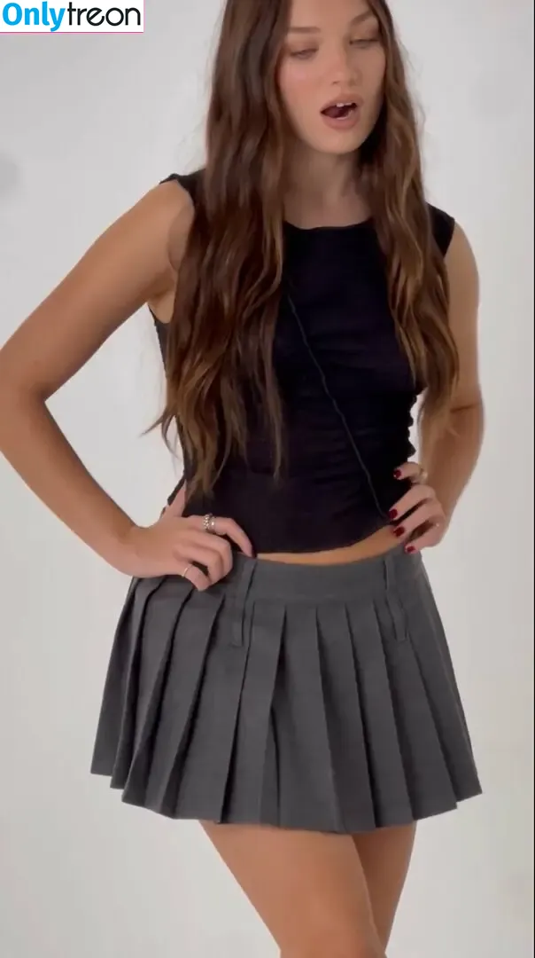 Maddie Ziegler nude photo #1007 (maddieziegler)