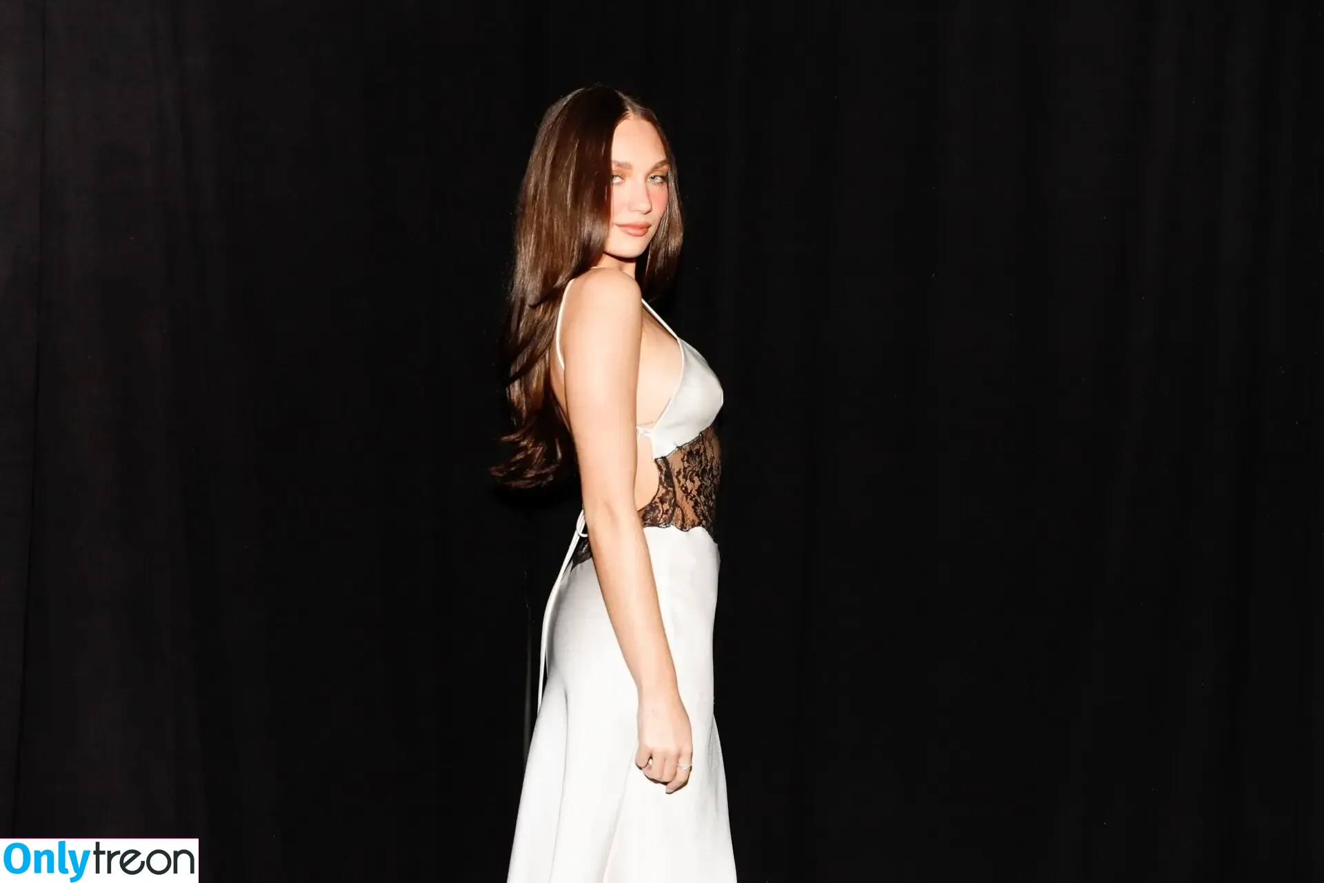 Maddie Ziegler nude photo #1032 (maddieziegler)