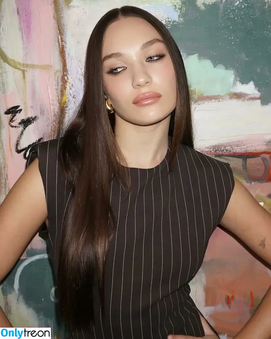 Maddie Ziegler nude photo #1052 (maddieziegler)