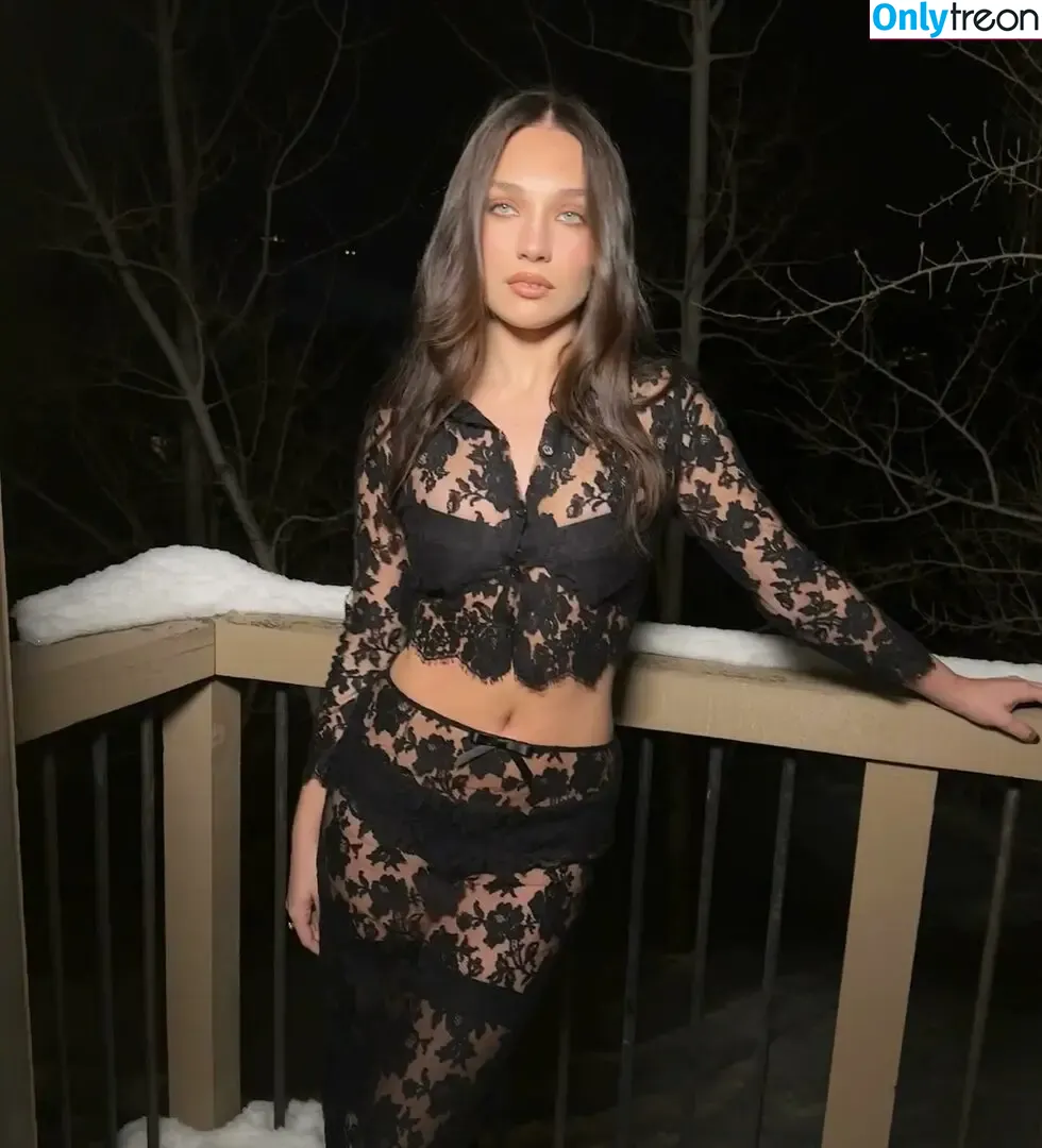 Maddie Ziegler nude photo #1100 (maddieziegler)