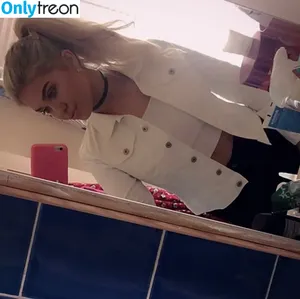 Maddison Denholm / heathermaddison / maddison_ox nude photo #0065