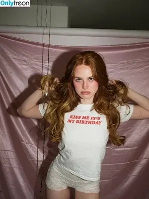 Madelaine Petsch / madelame nude photo #0371