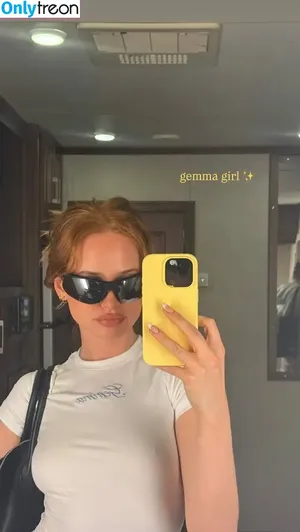 Madelaine Petsch / madelame nude photo #0373