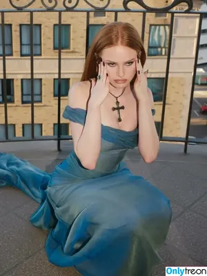 Madelaine Petsch / madelame nude photo #0382