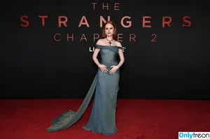 Madelaine Petsch / madelame nude photo #0387