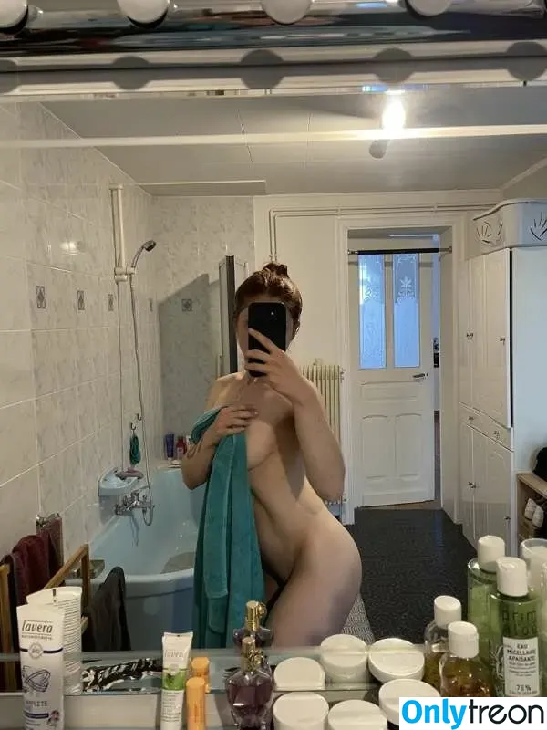 Madelaine_Rousset nude photo #0006 (madelainerousset / mads_rousset)