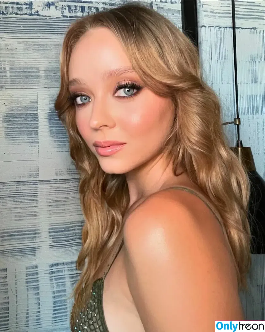 Madeleine Arthur nude photo #0013 (madeleinearthur)