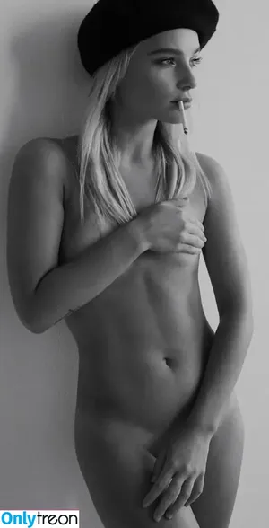 Madeline Keating / madeleinemichael nude photo #0008