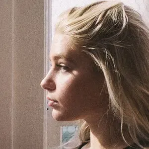 Madeline Keating / madeleinemichael nude photo #0041