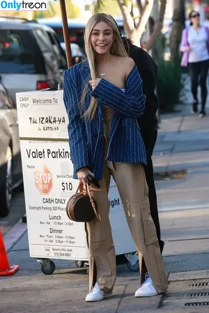 Madison Beer / madisonbeer nude photo #0575