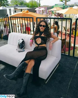 Madison Pettis / madisonpettis nude photo #0421