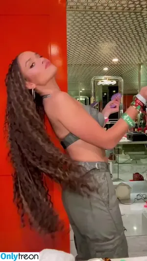 Madison Pettis / madisonpettis nude photo #0736