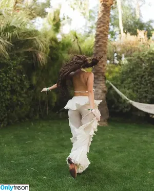 Madison Pettis / madisonpettis nude photo #0739