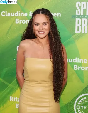 Madison Pettis / madisonpettis nude photo #0754