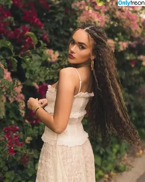 Madison Pettis / madisonpettis nude photo #0760