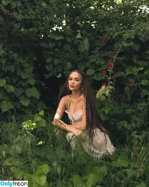 Madison Pettis / madisonpettis nude photo #0762