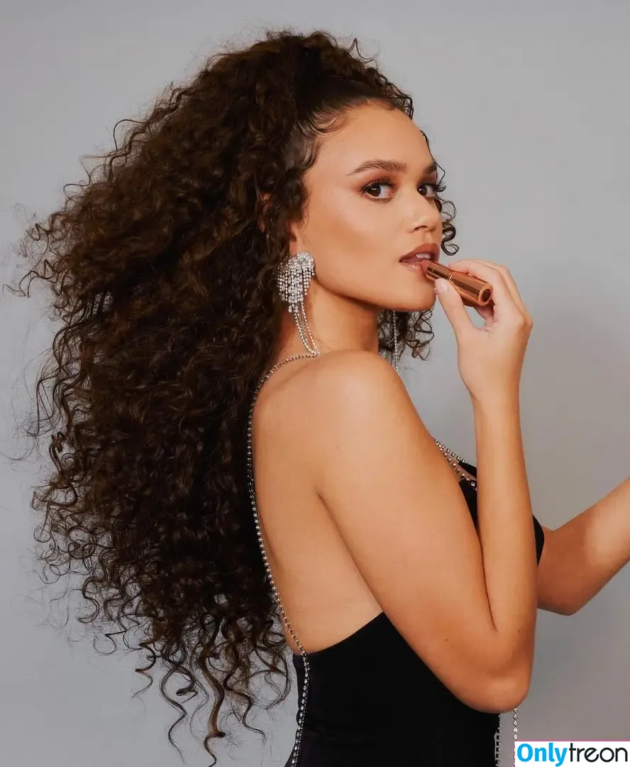 Madison Pettis nude photo #0046 (madisonpettis)