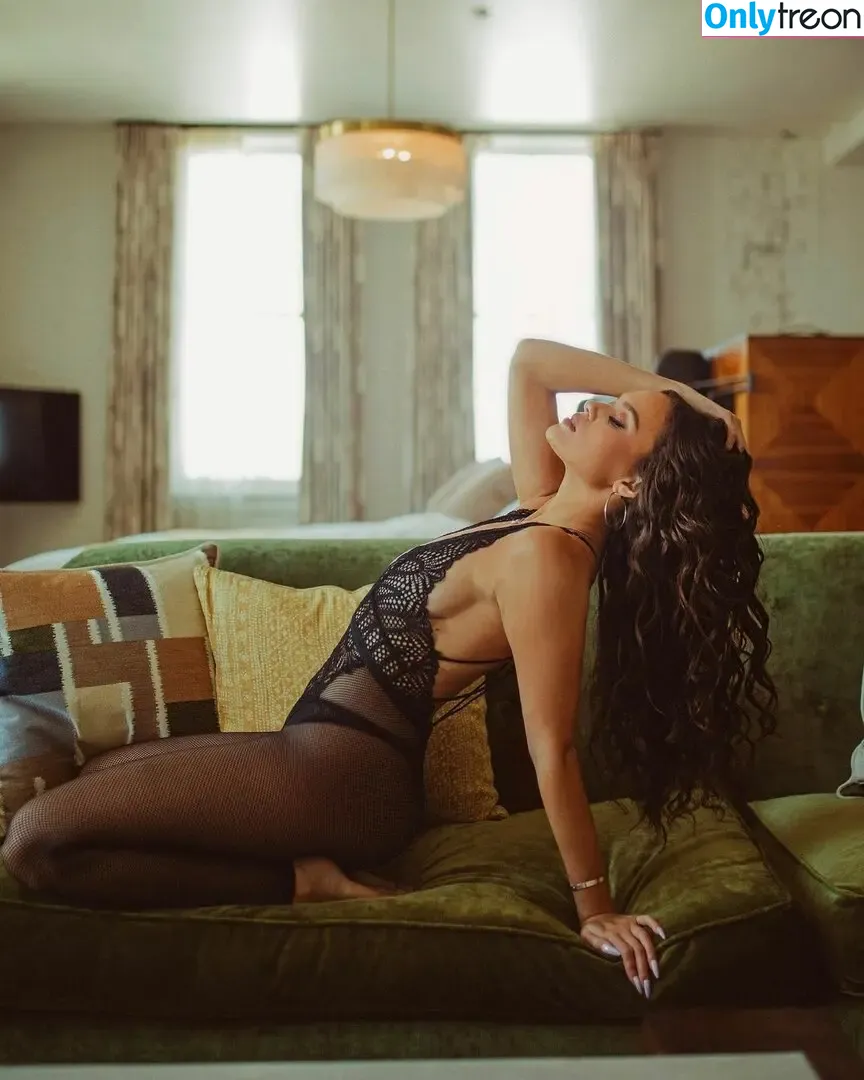 Madison Pettis nude photo #0213 (madisonpettis)