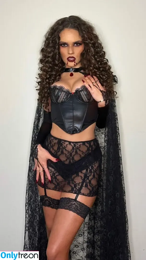 Madison Pettis nude photo #0297 (madisonpettis)