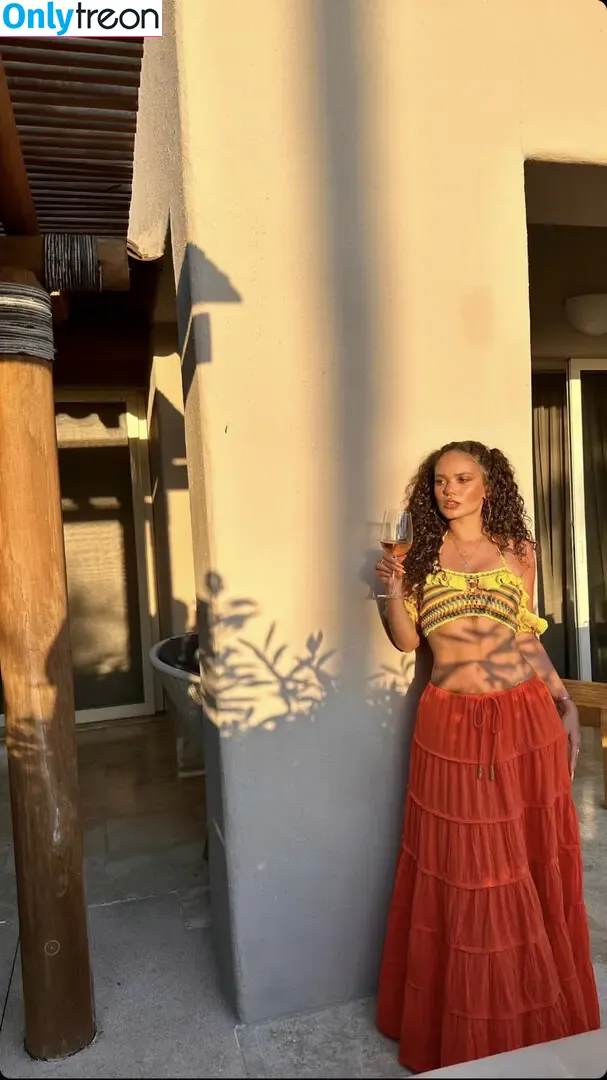 Madison Pettis nude photo #0457 (madisonpettis)