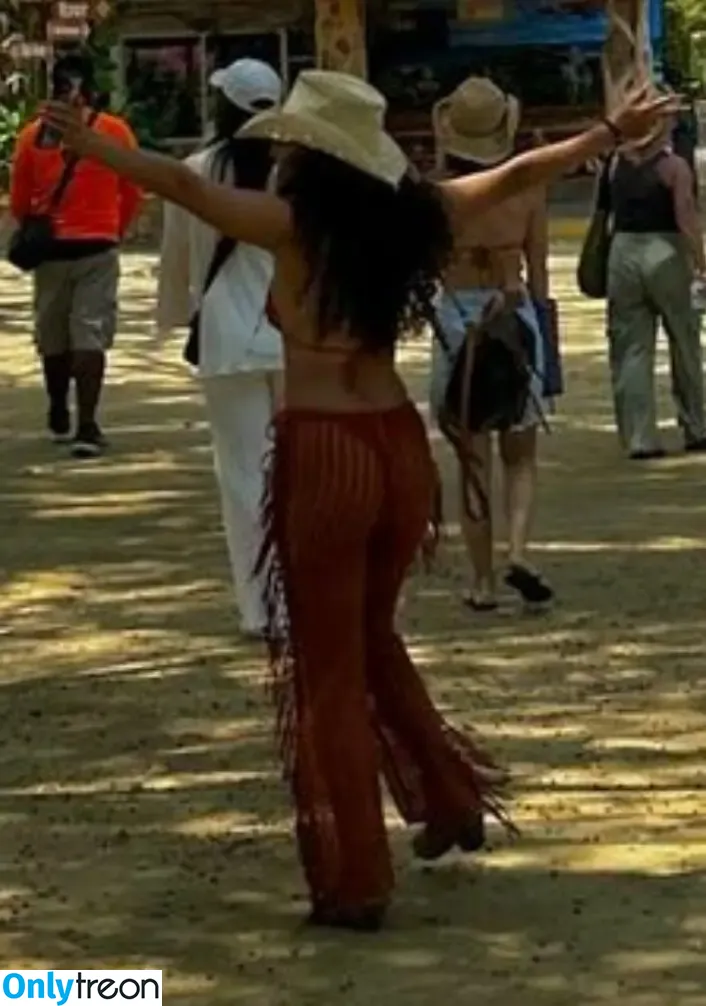 Madison Pettis nude photo #0463 (madisonpettis)