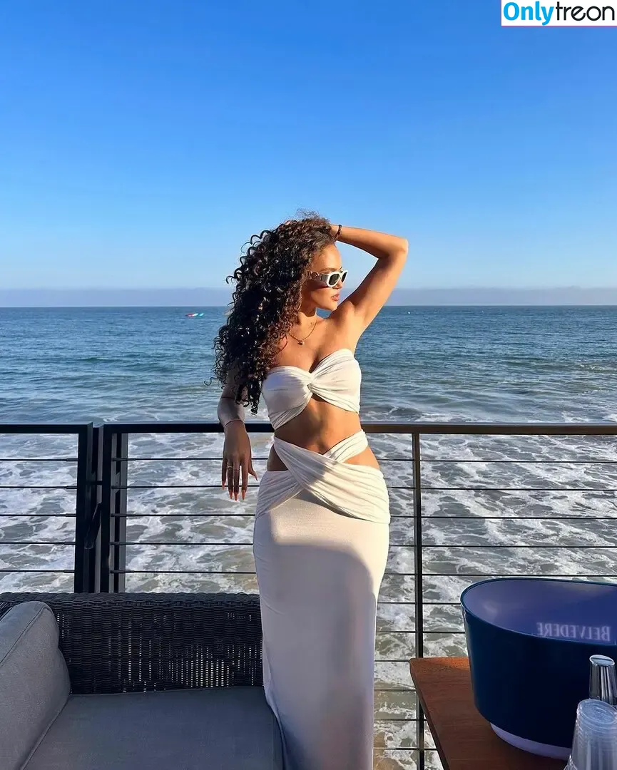Madison Pettis nude photo #0473 (madisonpettis)